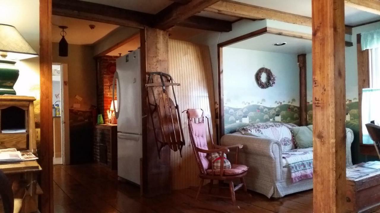 Carriage Barn Inn Keene Exteriör bild